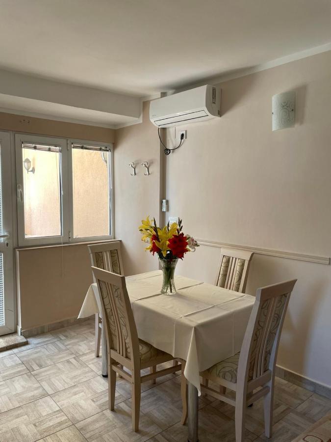 Apartman Pijavica Bijela Exterior photo